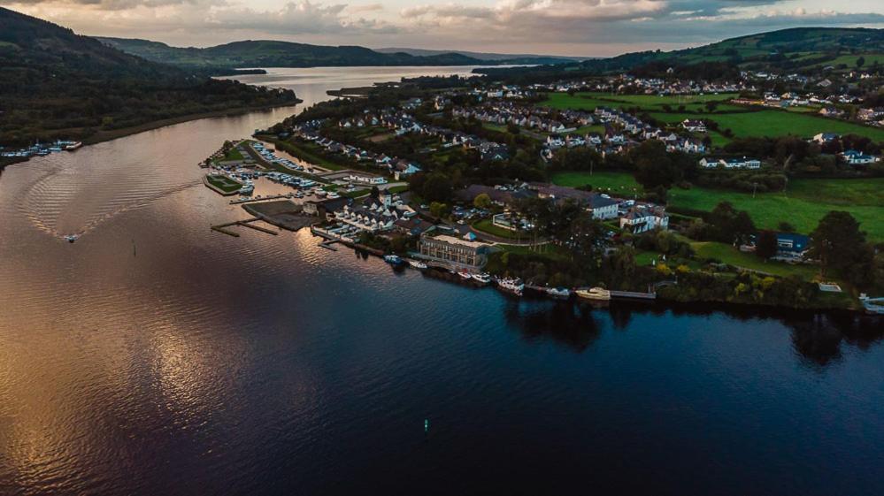 The Lakeside Hotel & Leisure Centre Killaloe Exteriör bild