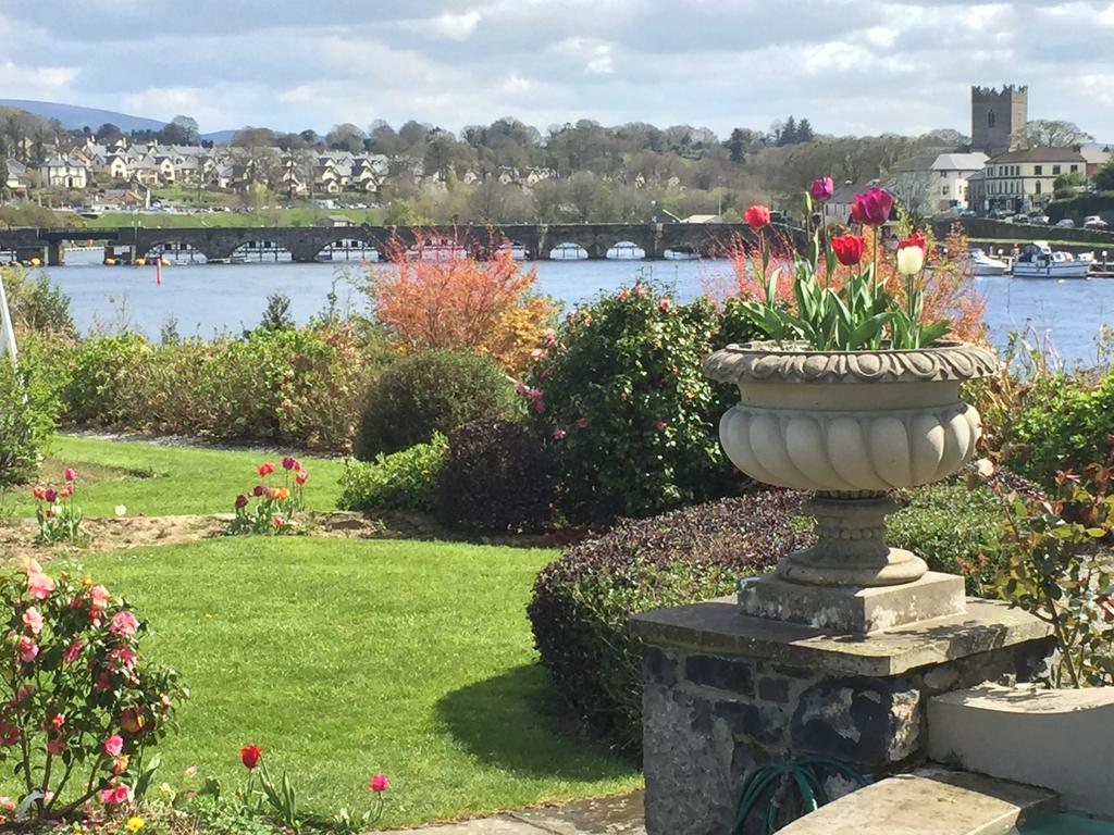 The Lakeside Hotel & Leisure Centre Killaloe Exteriör bild