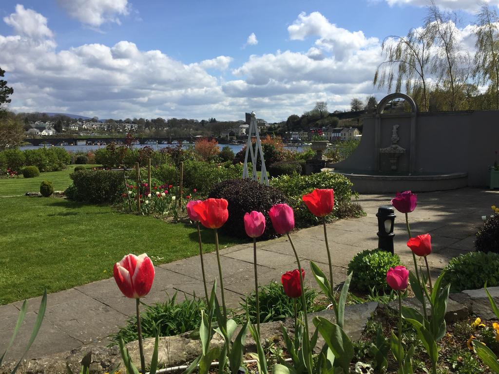 The Lakeside Hotel & Leisure Centre Killaloe Exteriör bild