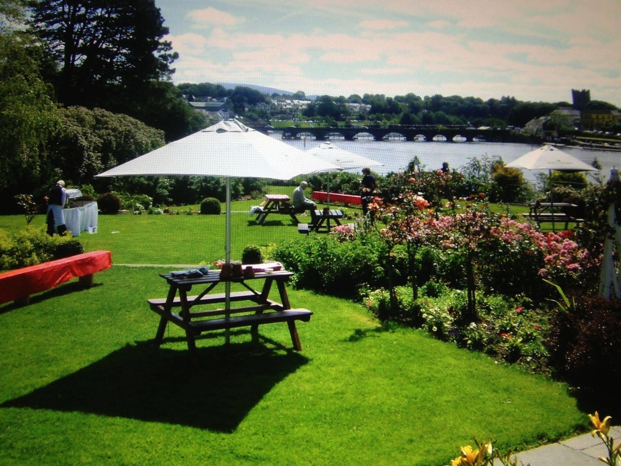 The Lakeside Hotel & Leisure Centre Killaloe Exteriör bild